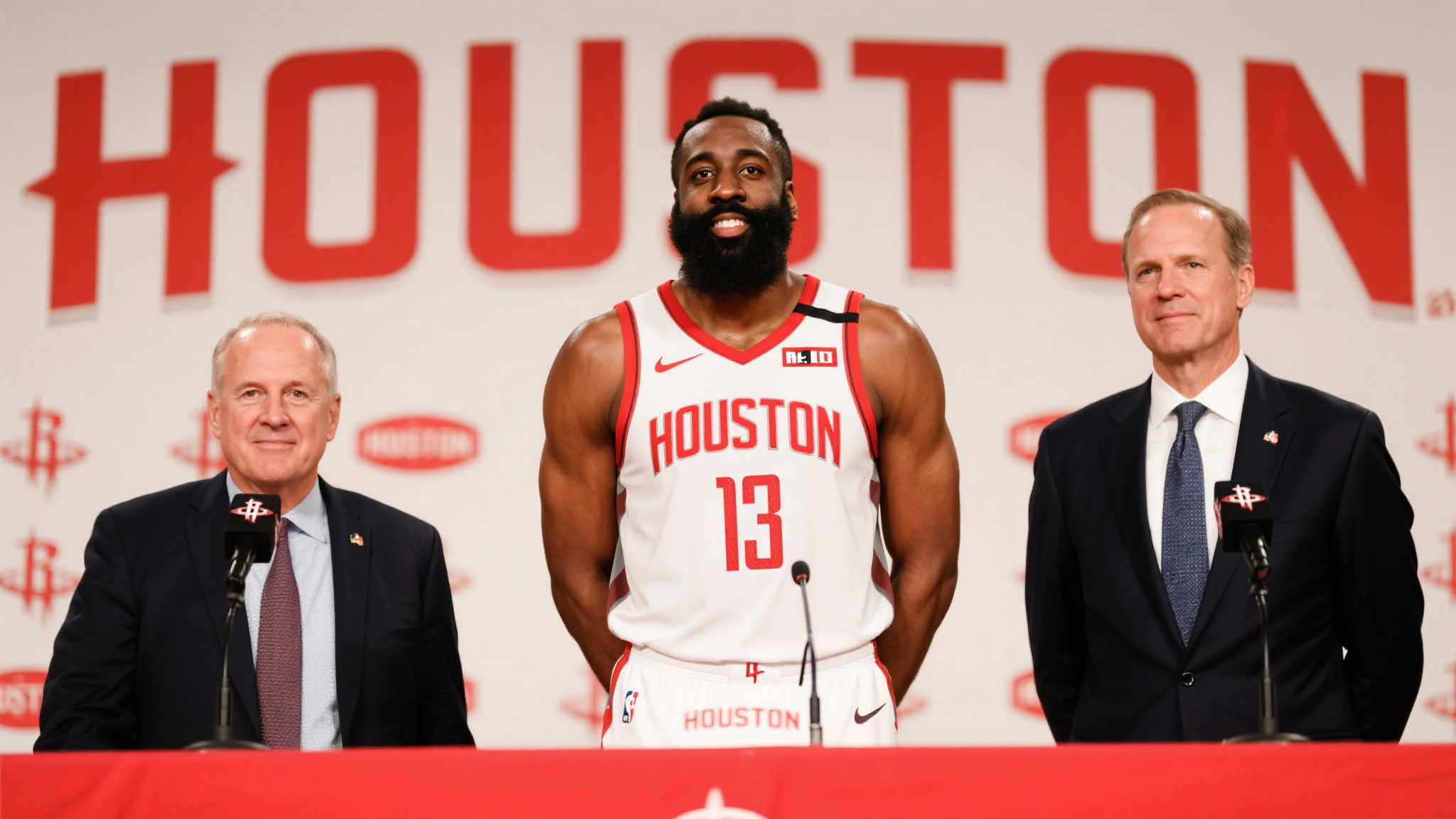 火箭最新动向：引入杜兰特，续签乌度卡与亚当斯